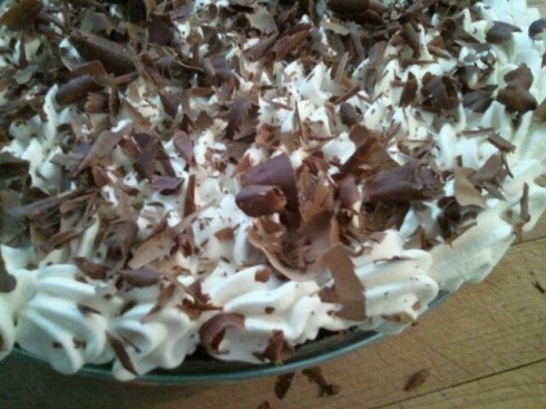 chocolate cream pie with chocolate shavings